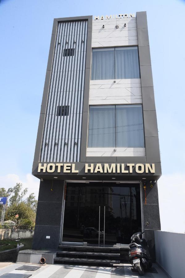 Hotel Hamilton Zirakpur エクステリア 写真